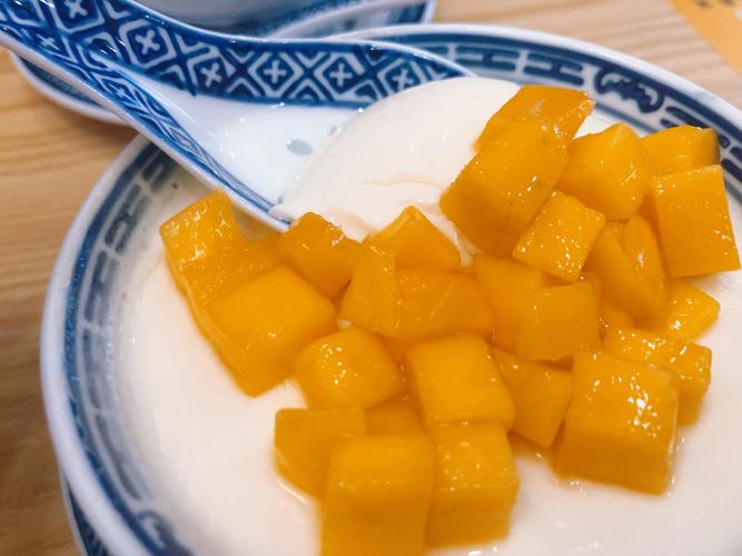 做完双眼皮吃什么好