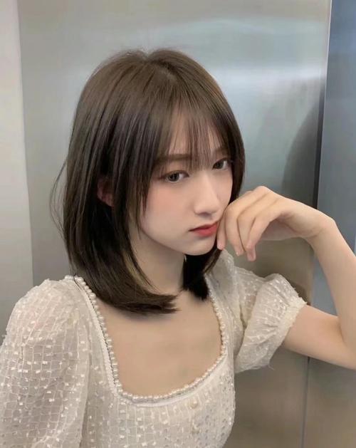 大头圆脸适合什么发型
