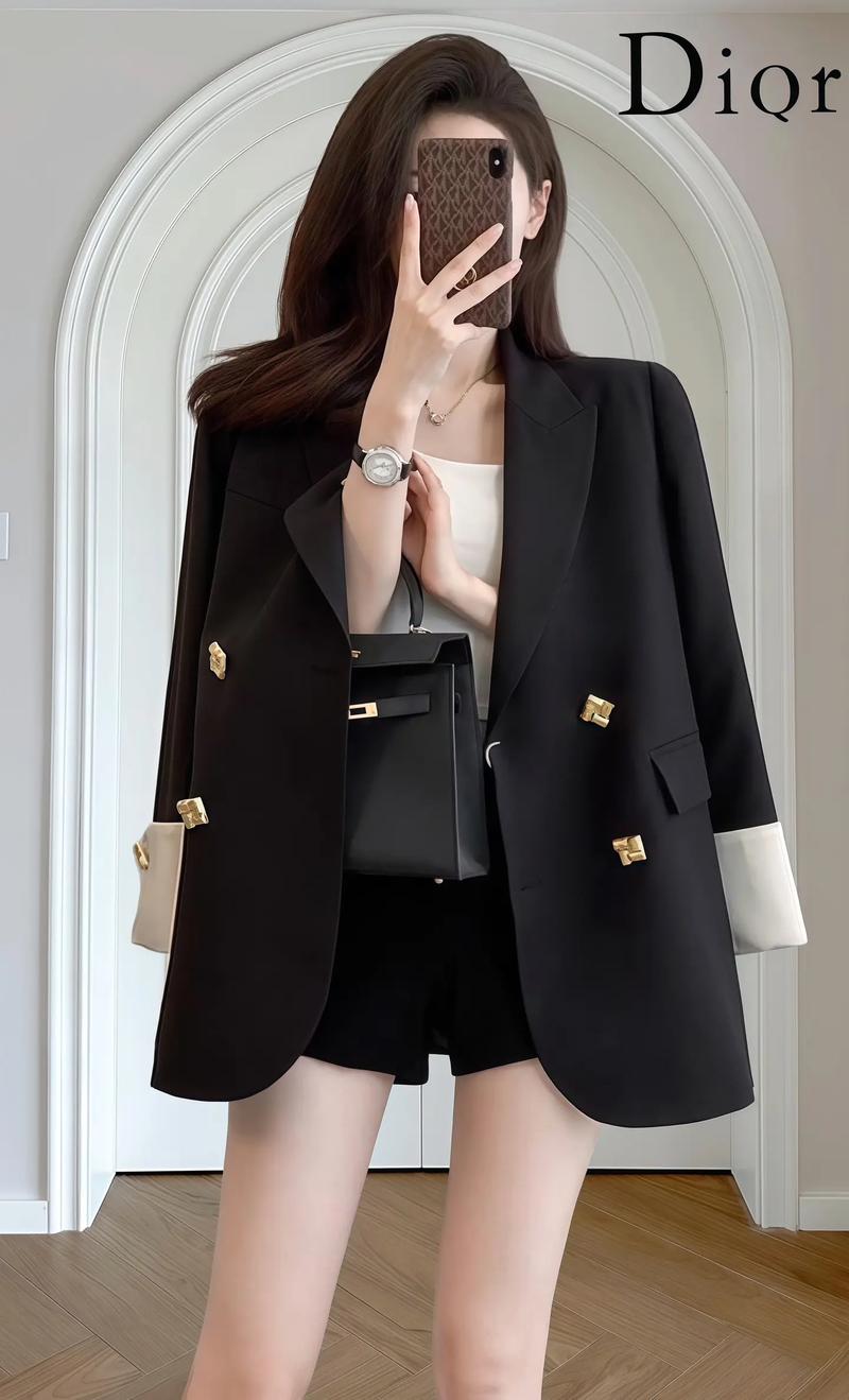 西装打底该怎么搭配衣服好看