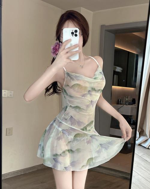 透明纱裙里面怎么搭配