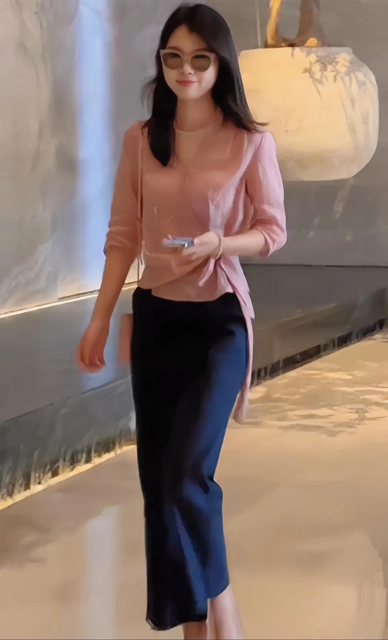 粉色衬衫配什么领带