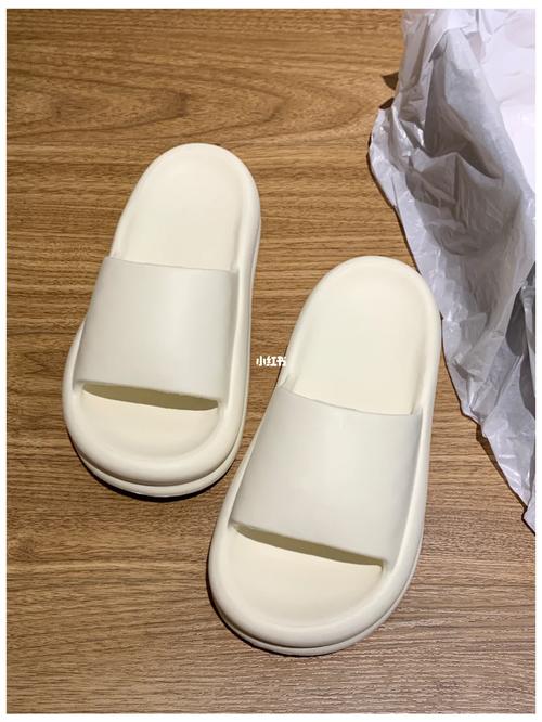 绿色拖鞋怎么搭配衣服