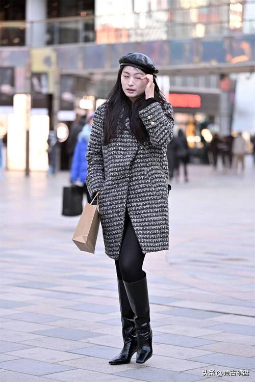 亮皮靴子怎么搭配衣服图片