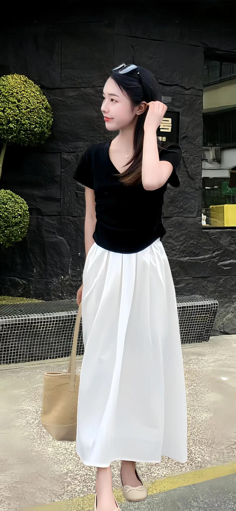 宽松t恤怎么搭配裙子