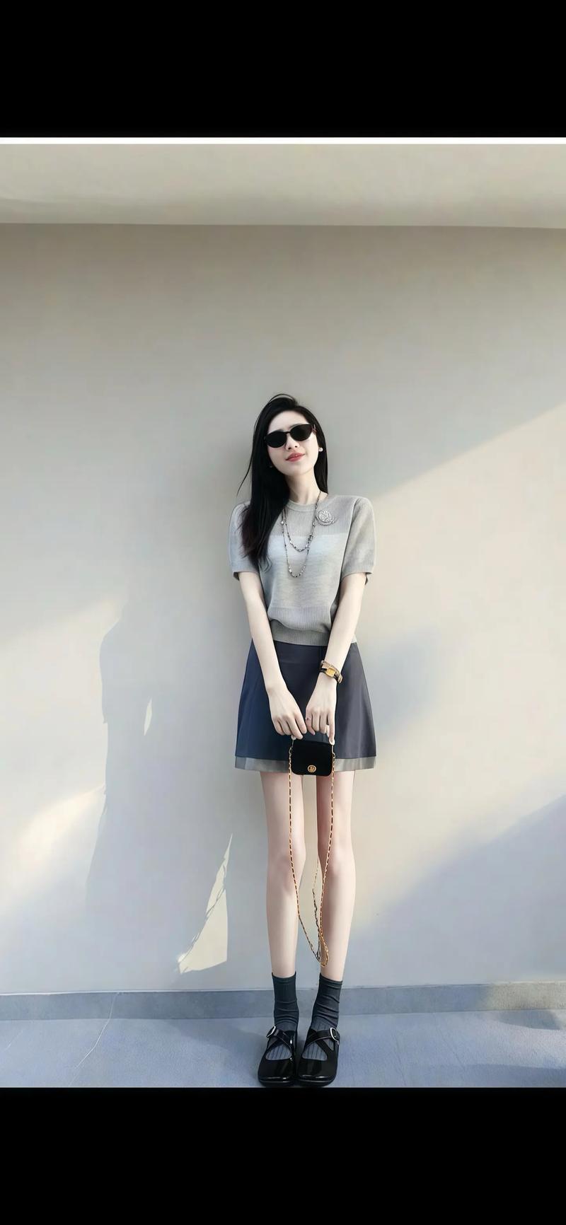 宽松t恤怎么搭配裙子