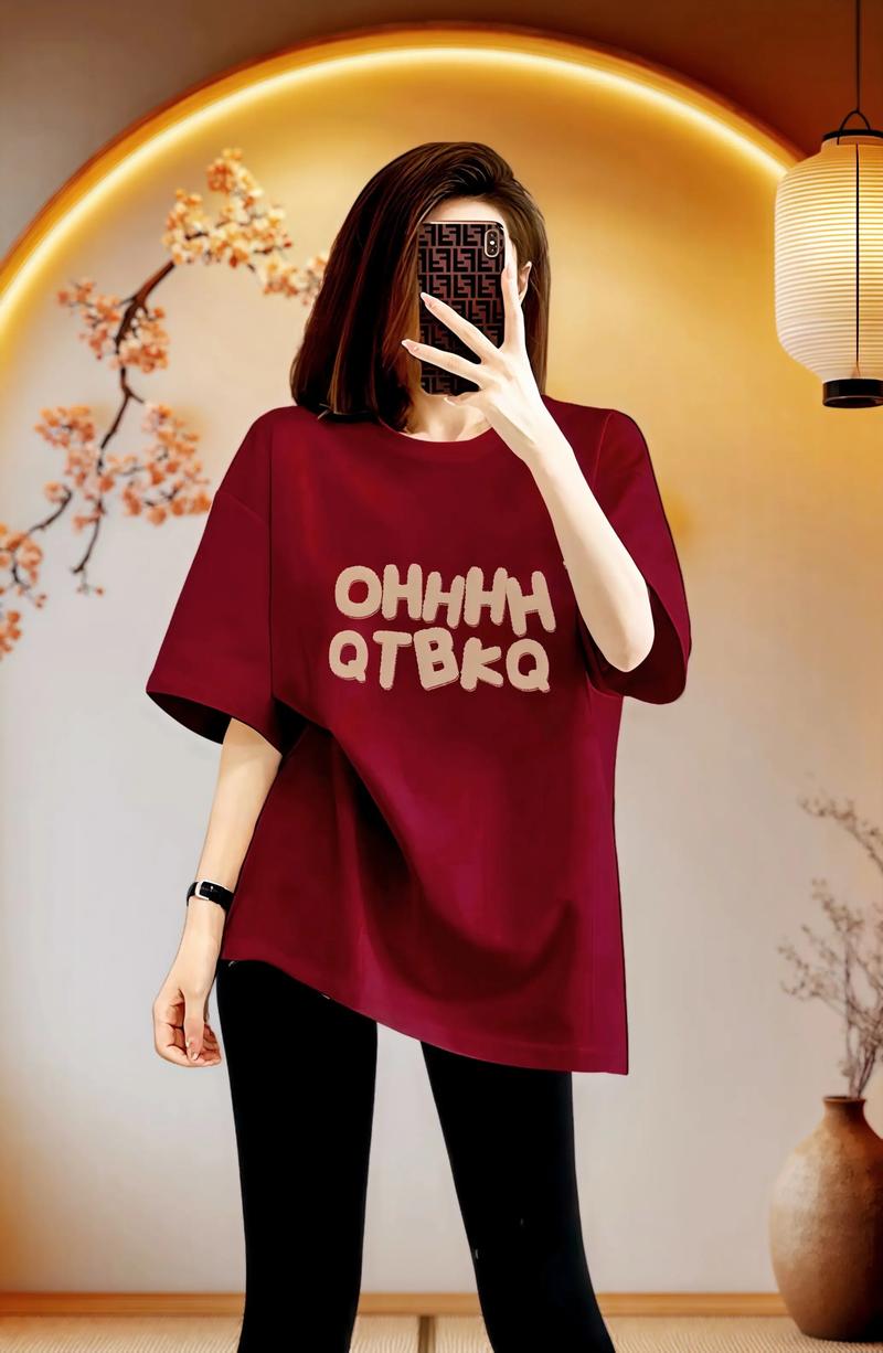 红色体恤衫怎么搭配
