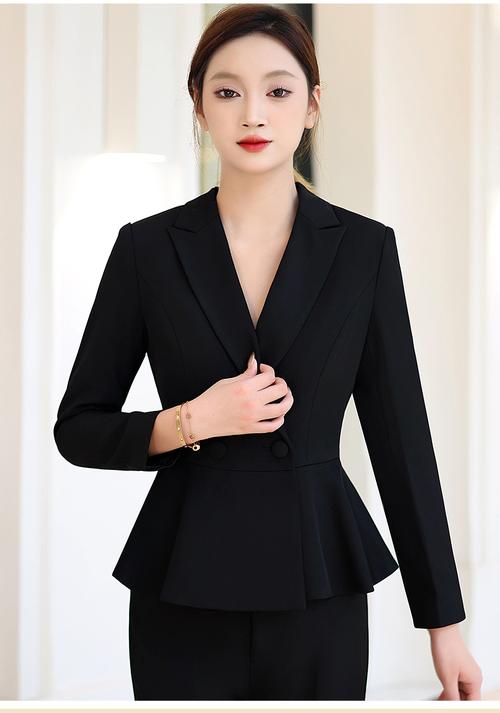 黑色厂服怎么搭配