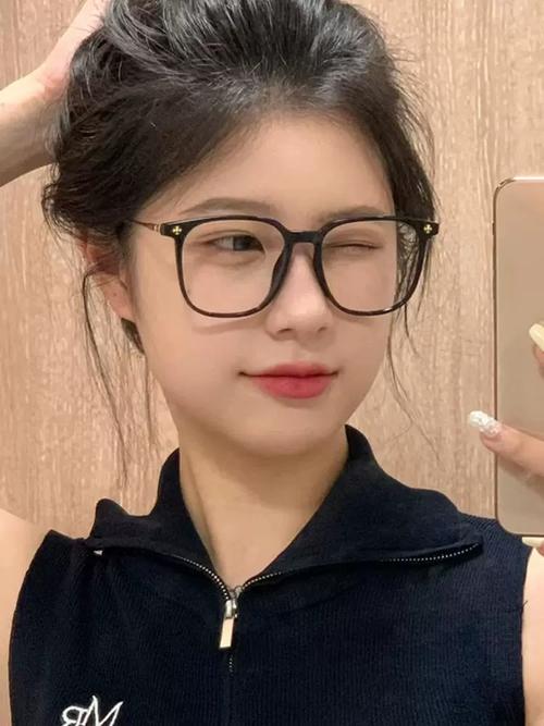 长圆脸适合什么眼镜