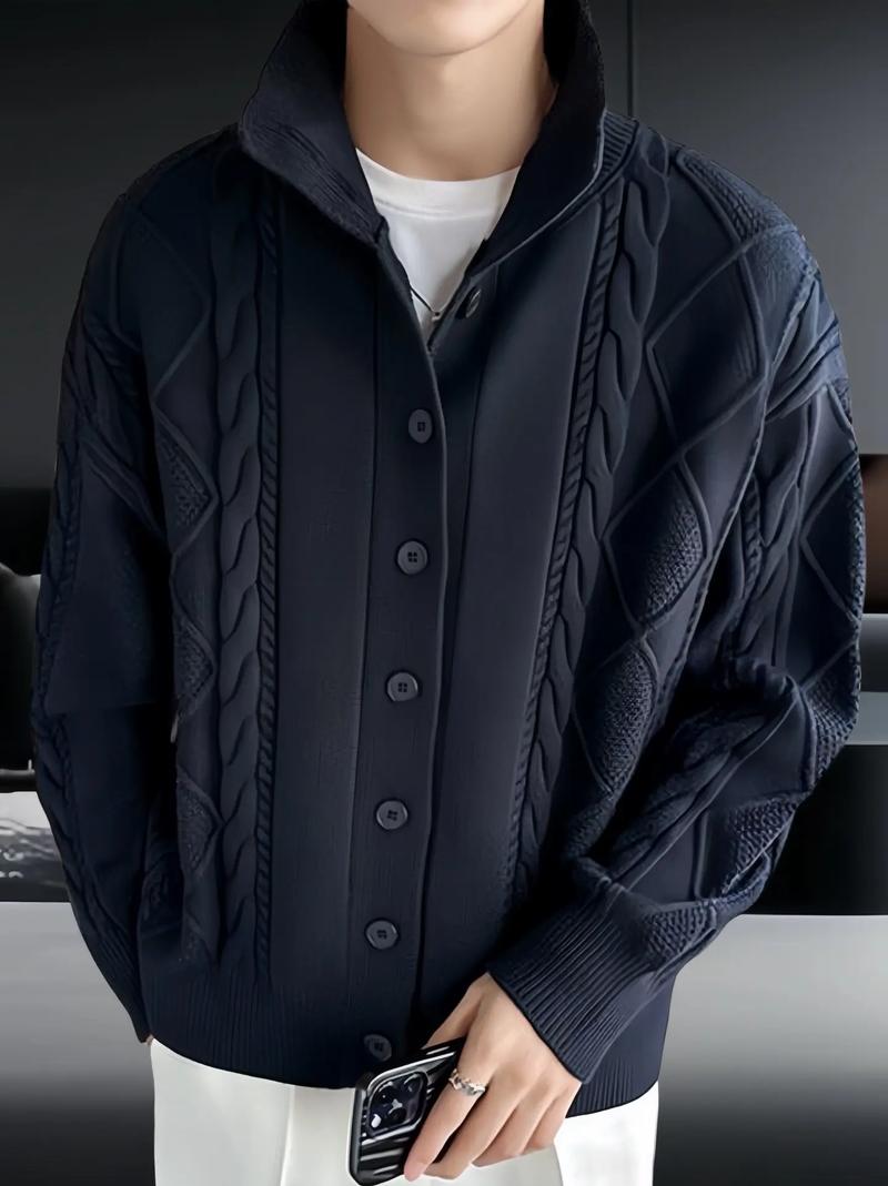 男款大毛衣外套怎么搭配衣服好看吗