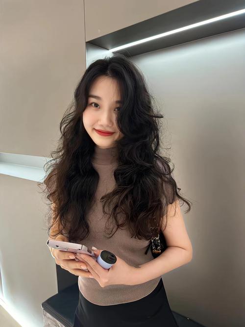 颧骨高的适合什么发型