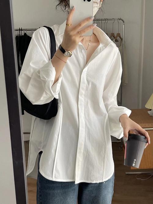 棉麻白衬衣怎么搭配