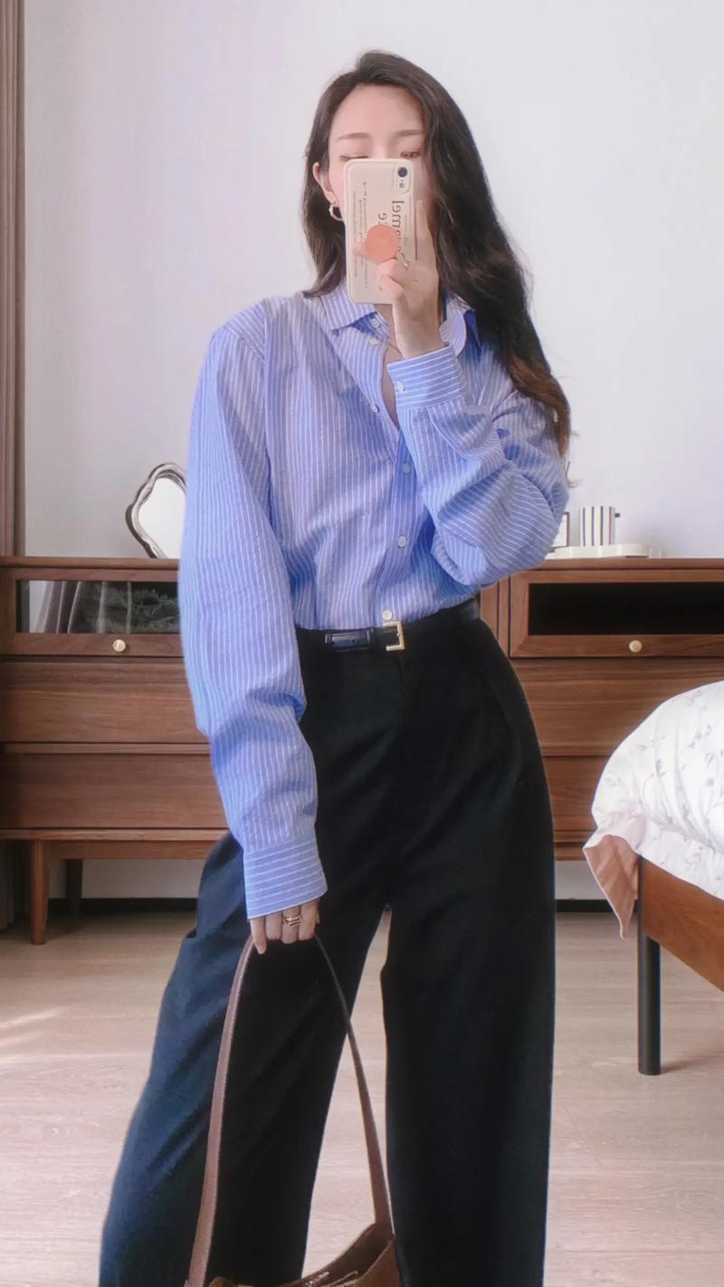 蓝色中长衬衫怎么搭配图片