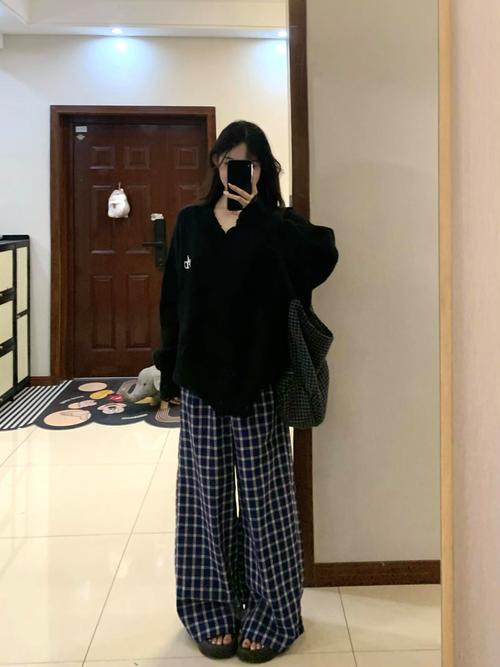 黑色格子衣怎么搭配