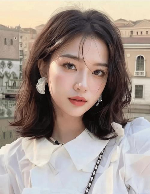 瓜子脸适合什么卷发