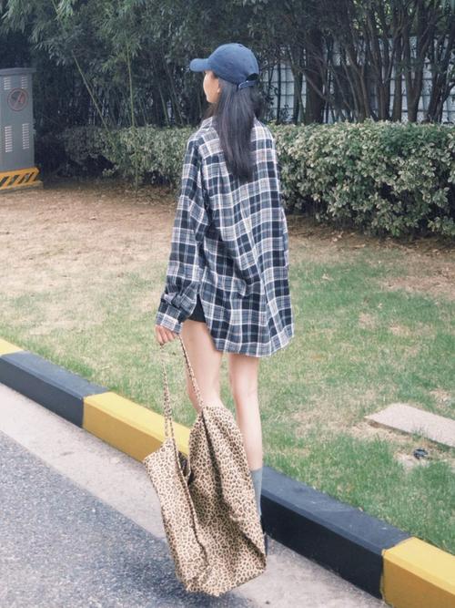 黑白格子衣服怎么搭配图片大全