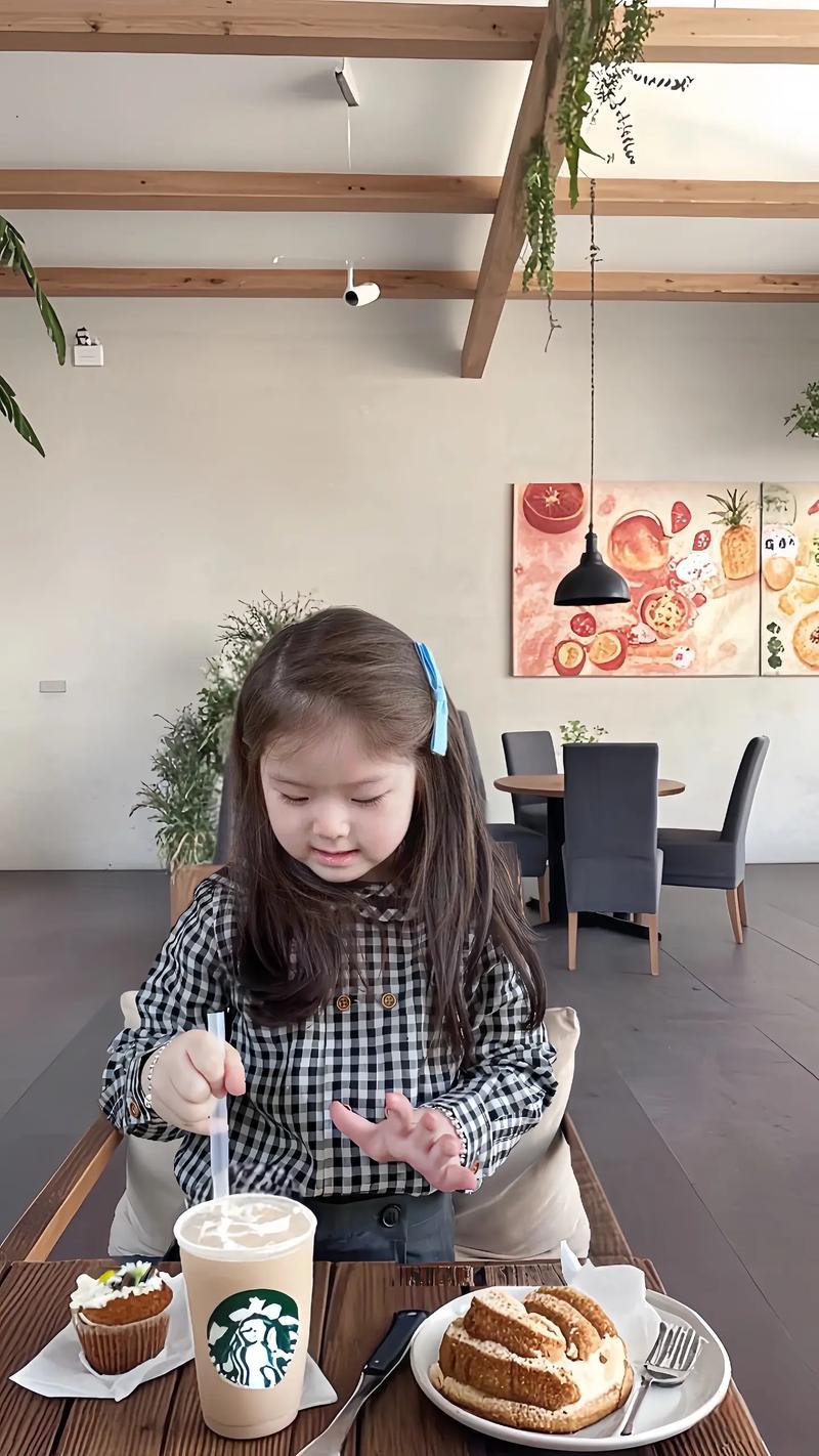 黑白格子上衣怎么搭配