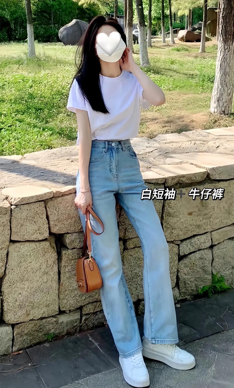 白裤子配什么颜色短袖