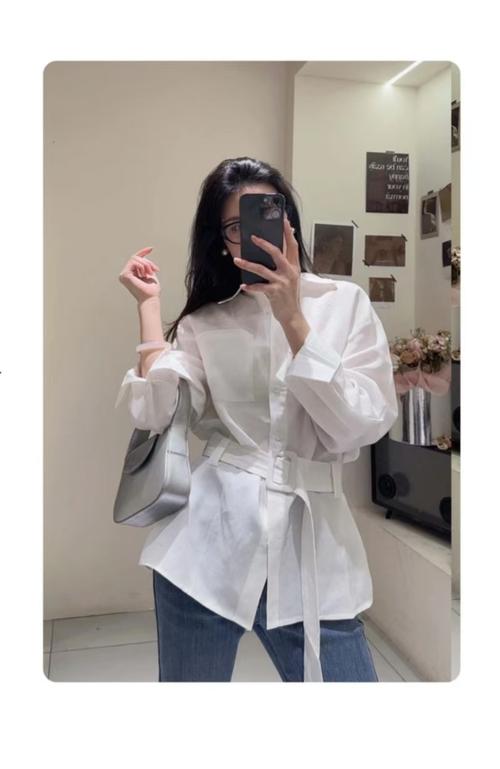 长款衬衫怎么搭配腰带