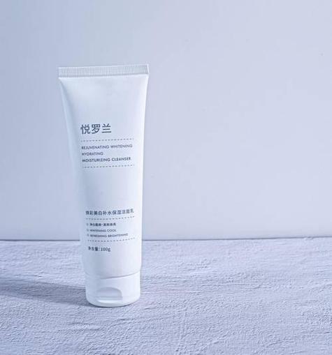 ue的洗面奶用着怎么样
