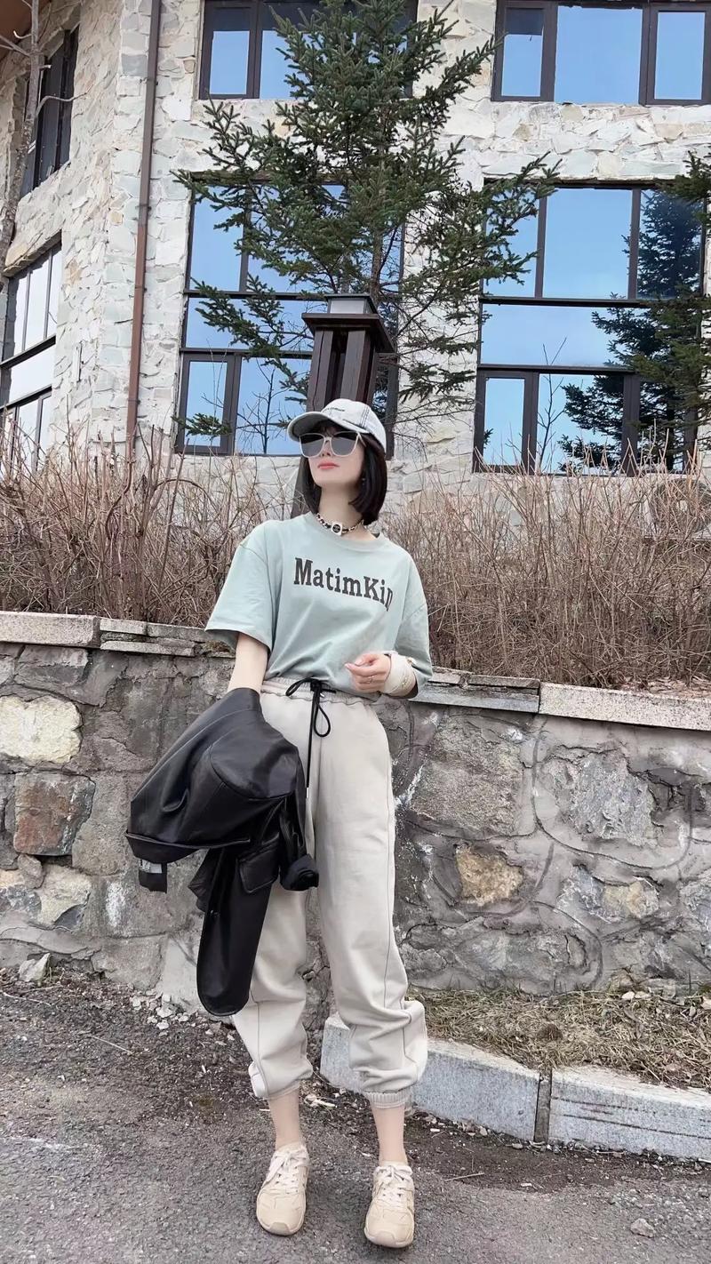 半袖皮衣怎么搭配