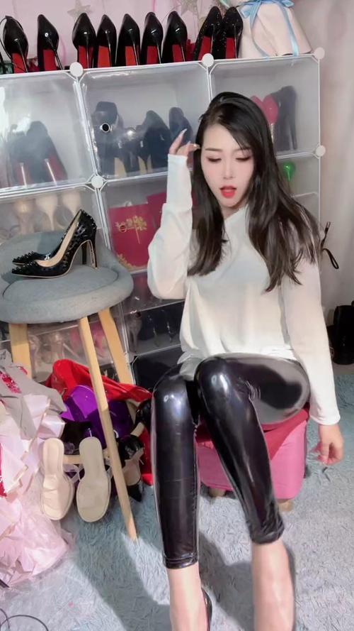 矮个子穿皮裤怎么搭配图片
