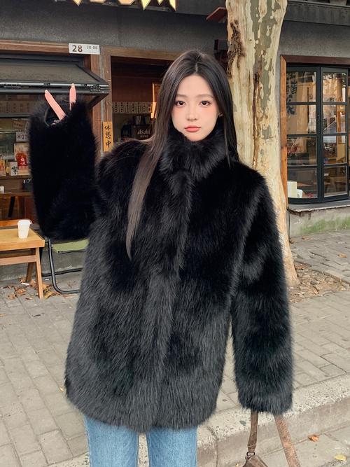 黑色中长貂皮怎么搭配图片