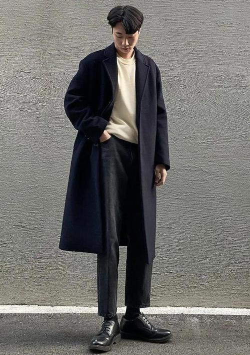 男士大衣里面穿什么