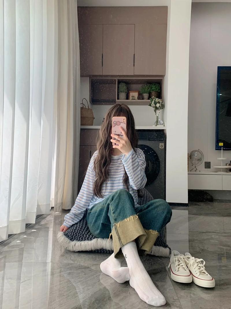 中筒袜子怎么搭配衣服