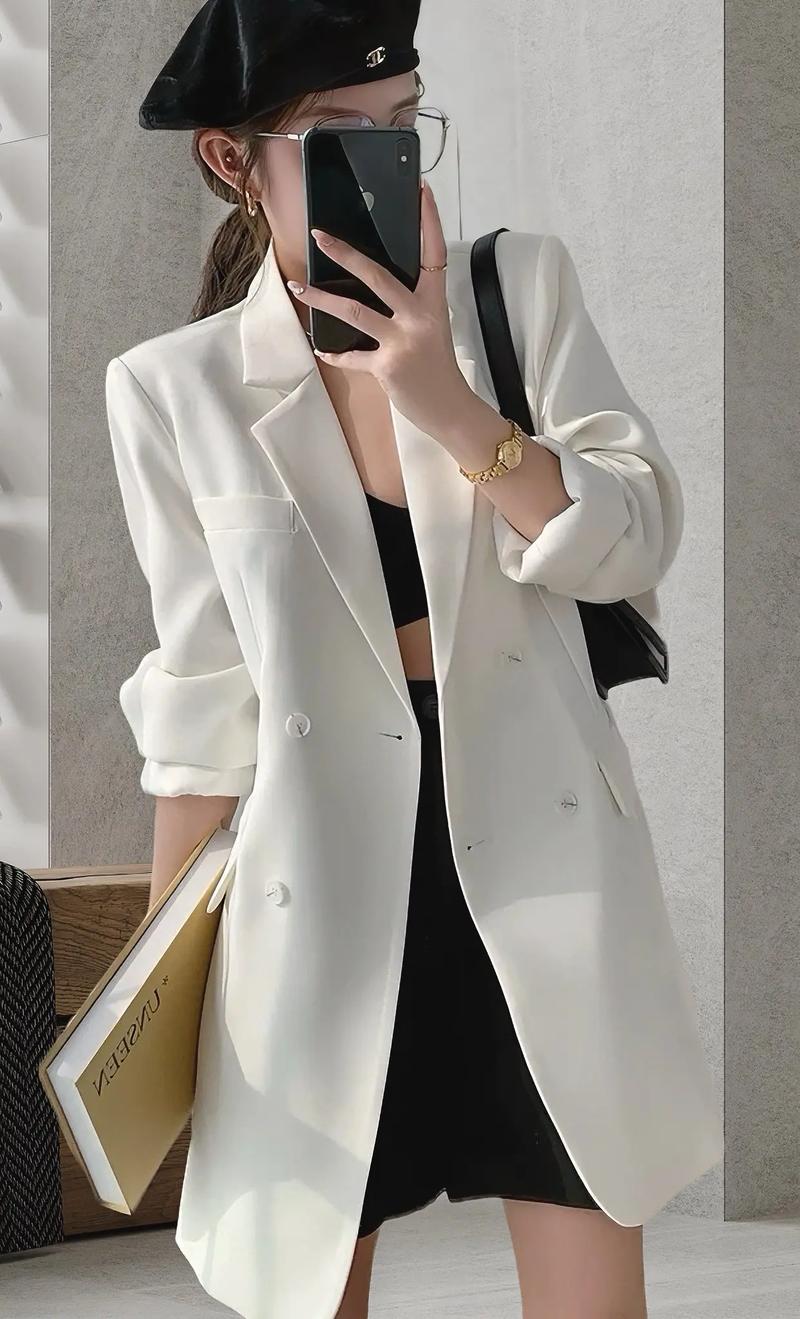 中长款女士西装怎么搭配