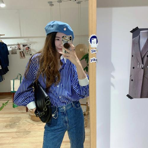 牛仔贝雷帽怎么搭配衣服