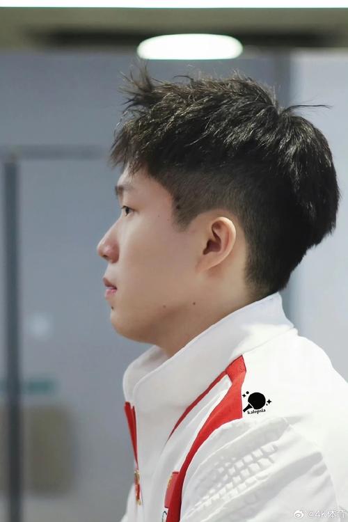男生大头适合什么发型