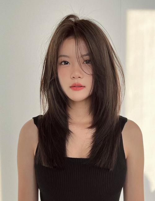 长脖子适合什么发型