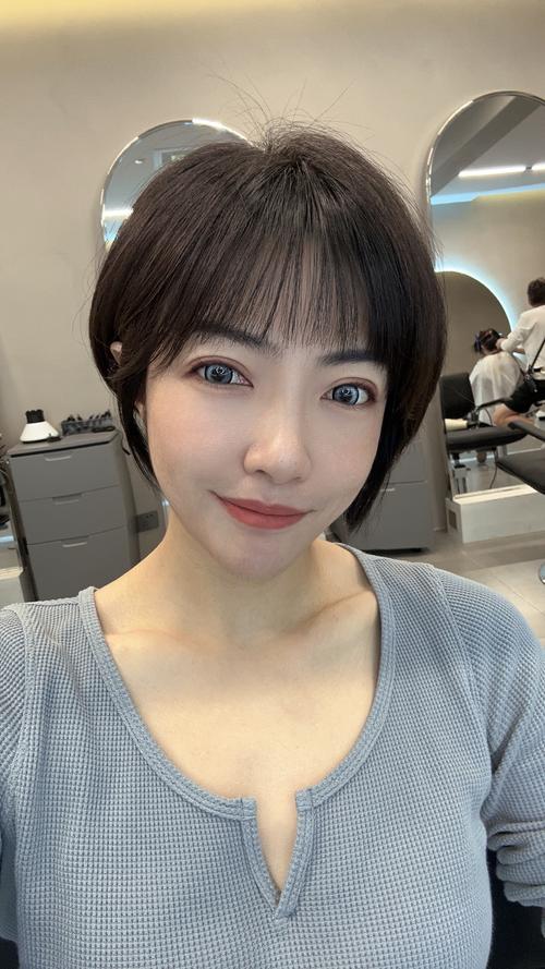 圆形头适合什么发型
