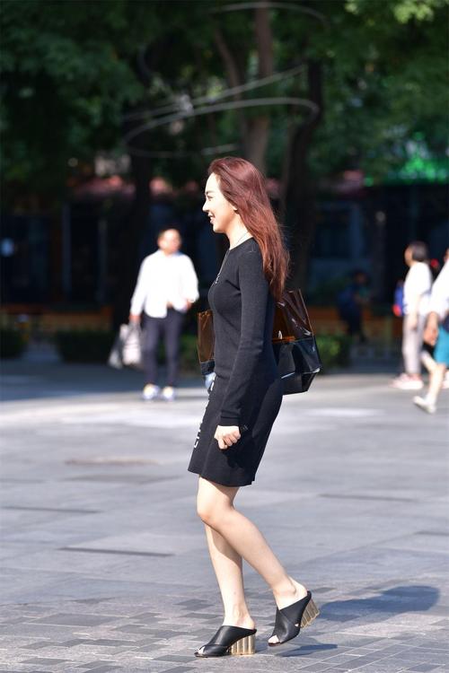 坡跟鞋怎么搭配衣服