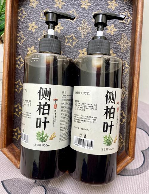 头发干枯用什么洗发水
