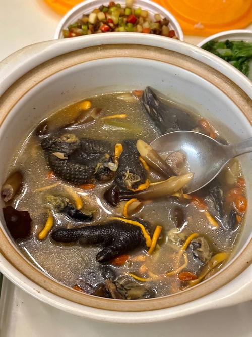 煲乌鸡汤放什么材料