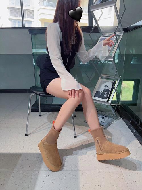 冬天怎么搭配弹力靴图片