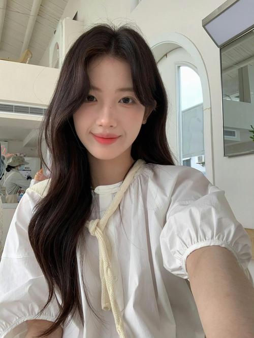 圆脸长发适合什么刘海