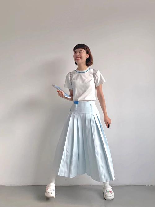百灵上衣怎么搭配