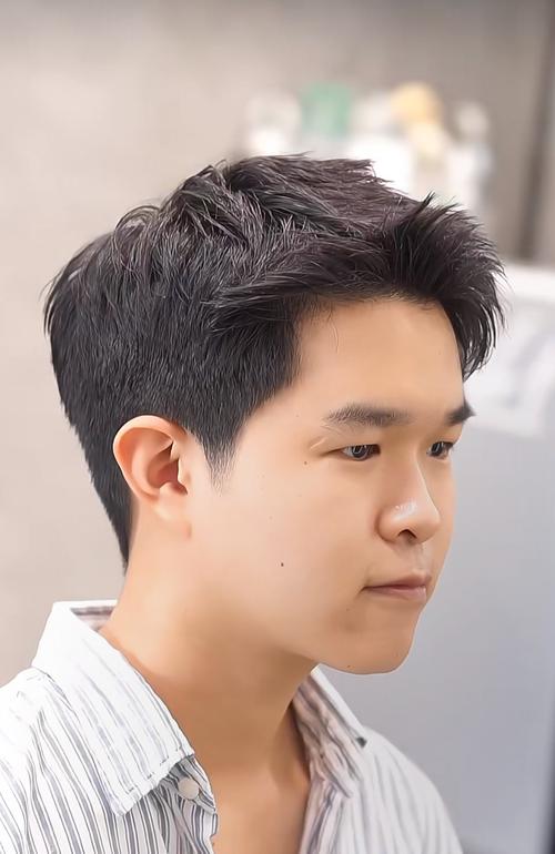 中分适合什么发型