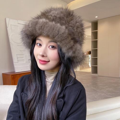 穿皮草怎么搭配帽子
