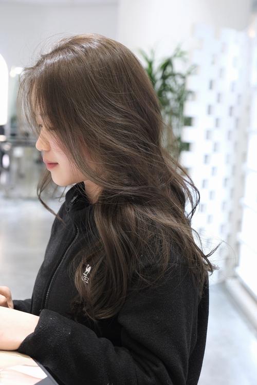 亚麻色搭配什么颜色