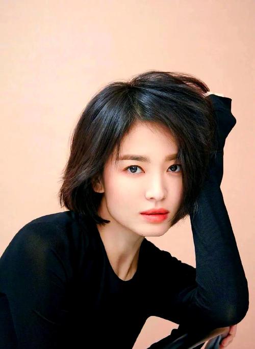 方脸适合什么双眼皮