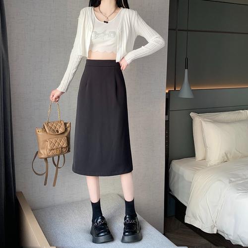 女秋装半身直筒裙怎么搭配
