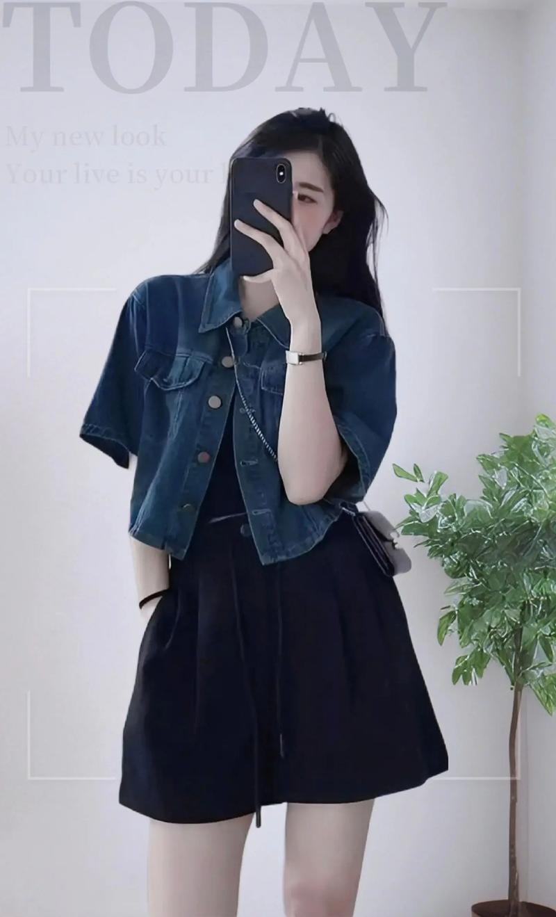 春季牛仔短裙怎么搭配图片