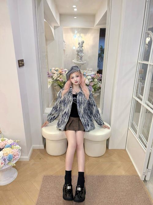 短筒靴子怎么搭配衣服