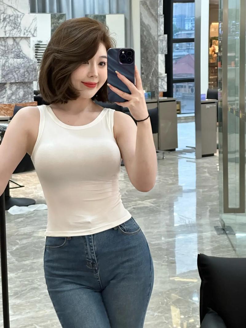 短发微胖怎么搭配衣服