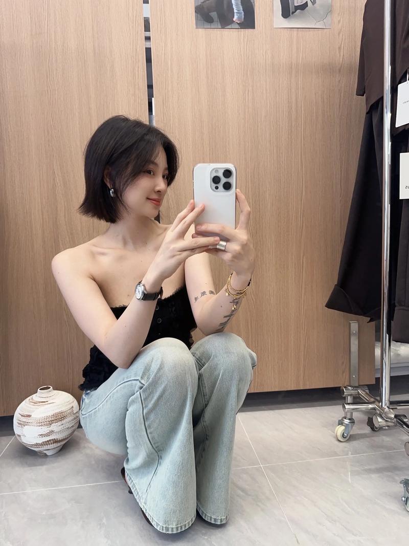 短发微胖女生怎么穿衣搭配图片欣赏