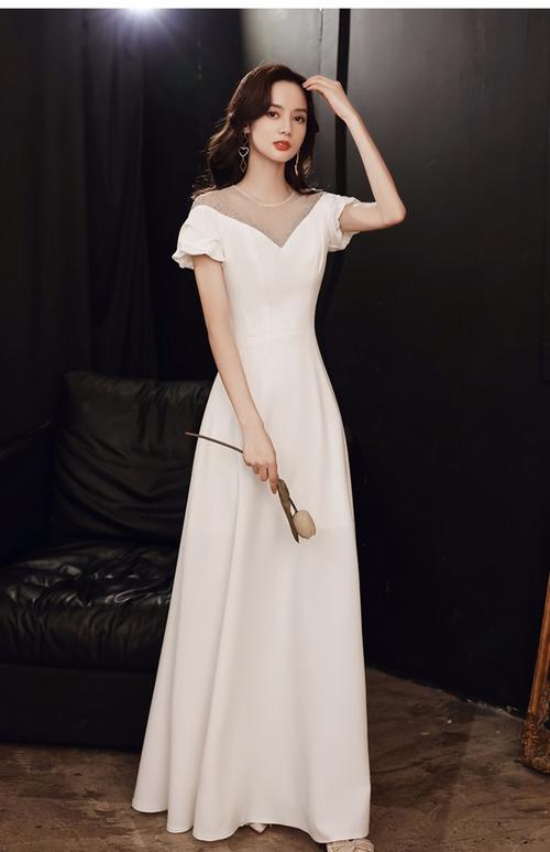 参加晚宴穿什么衣服