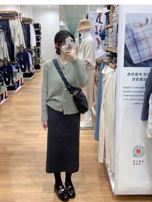 冬款针织长裙怎么搭配